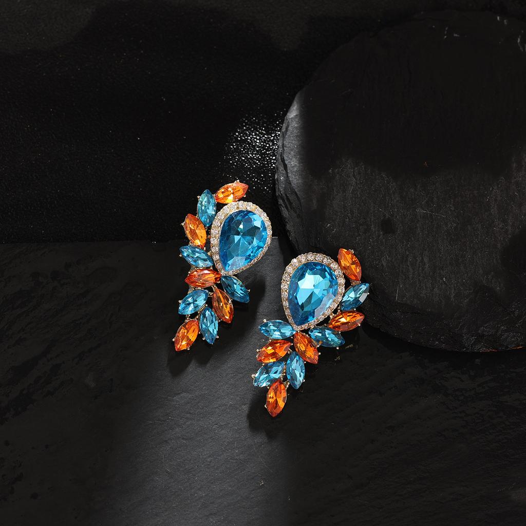 Luxury Rhinestone Stud Earrings For Women Elegant And Exquisite Crystal Ear Jewelry Fashionable Personalized Accessories