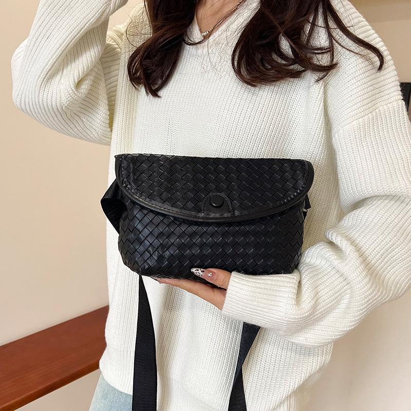 Fashion Shoulder Bag Women's New Summer Simple Casual Bag Texture Personalized Messenger Bag Breast Bag Women