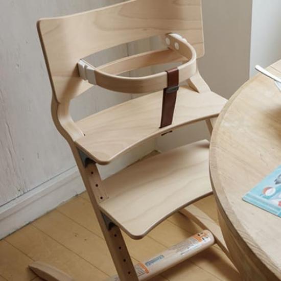 Leander high chair walnut