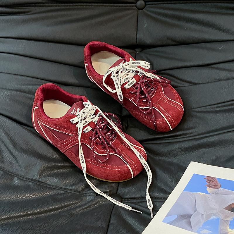 

Повседневная женская обувь 2025 осенних моделей с древней мягкой подошвой, сочетание цветов, немецкие тренировочные туфли, двойные шнурки, повседневная обувь, универсальная Для 35 красный