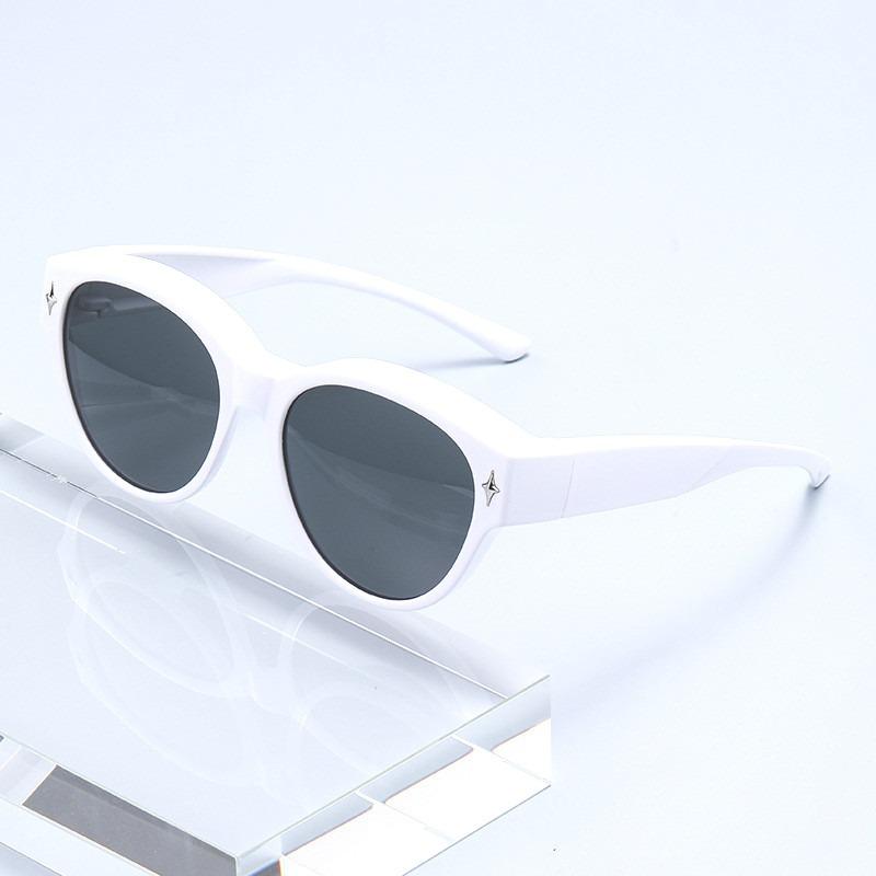 Stylish Cat-Shaped Sunglasses Can with Myopia Glasses Option UV Protection for Men and Women Driving Sunglasses
