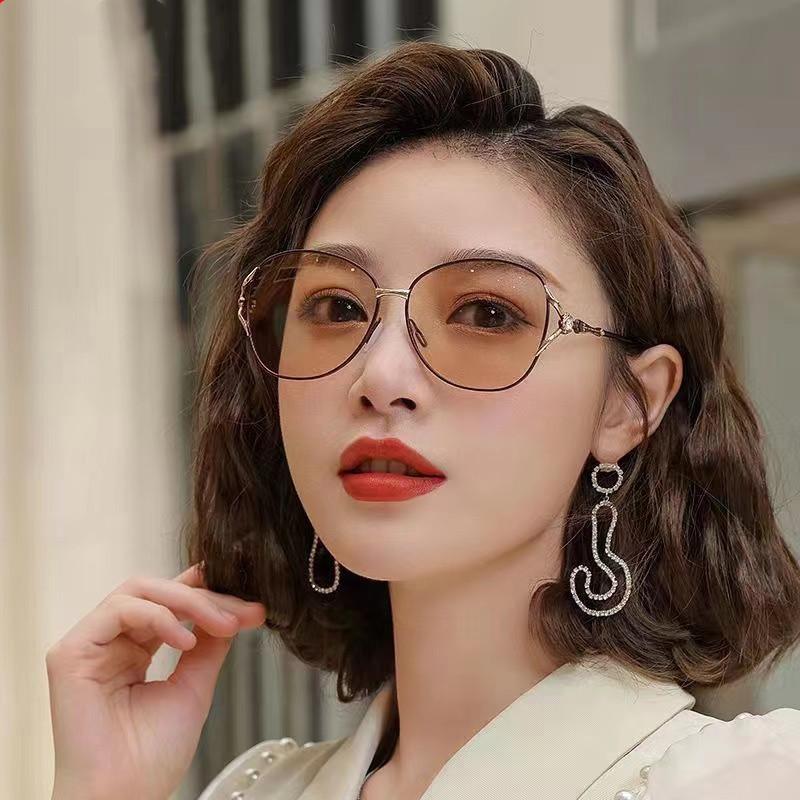 High End Photochromic Sunglasses For Women Driving Glasses Uv Resistant Color Changing Sun Glasses Goggles Men Shades