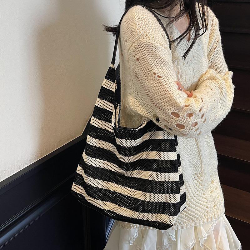 Premium contrasting striped woven bag large capacity hollow shoulder underarm bag tote bag leisure travel bag