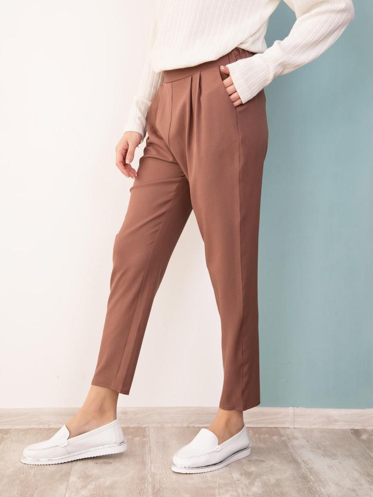 Calça Issa Plus com franzido na cintura