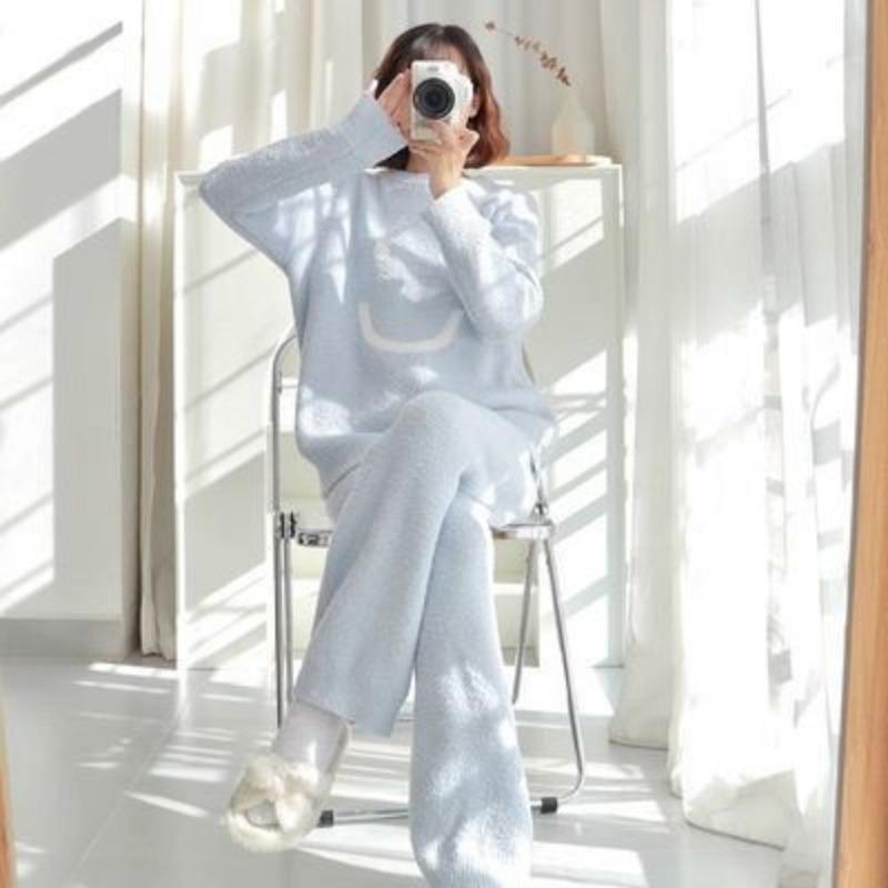 Zimní pyžamo Tlustý a nadýchaný nový usměvavý obličej lze nosit mimo domácí oblek