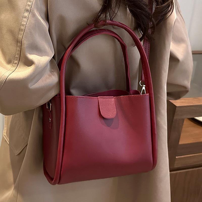 Simple Design, Portable Bucket Bag, Lychee Pattern, Commuting To Work, Retro Vegetable Basket, Large-capacity Messenger Bag.