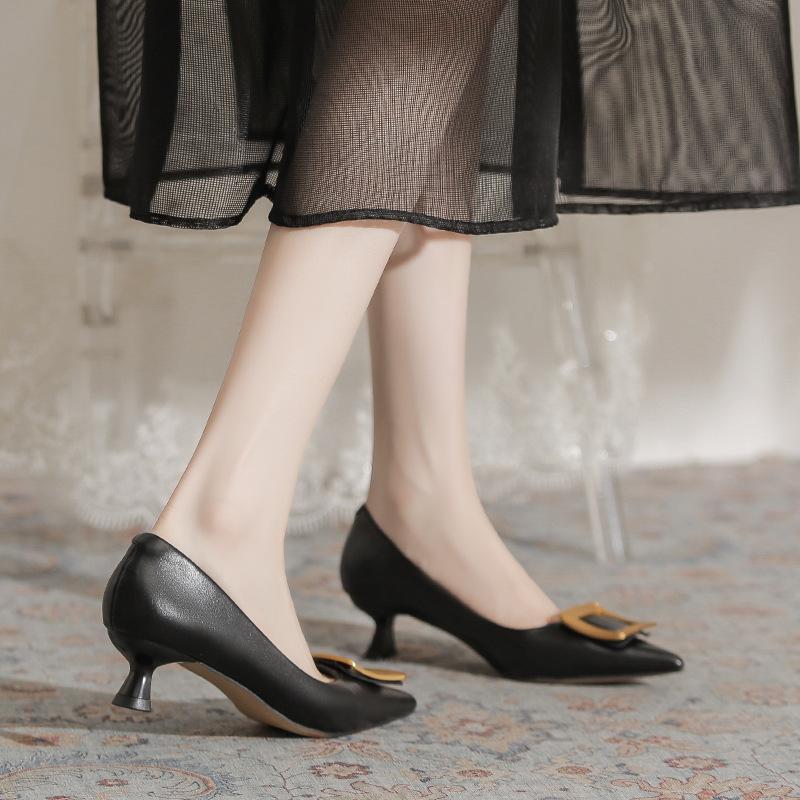 2216-6 European Station 2025 Spring New Fashion Square Buckle High Heels Professional Commuter Middle Heel Cat Heel Single Shoes Women