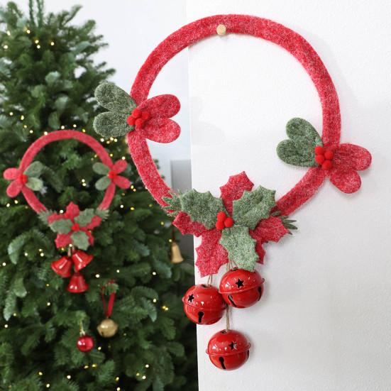 Christmas Window Decoration Non-woven Fabric Bell Wreath, Holly Berry Wreath with Mini Xmas Tree Bells, Hanging for Front Door Wall