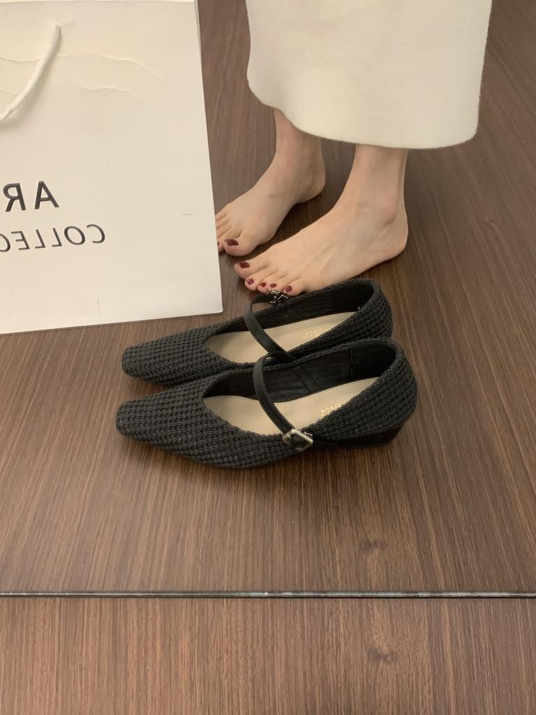 Korean version is versatile and not tired of foot slope heel commuting grandma shoes 2025 new one-word buckle weaving Mary Jane single shoes women