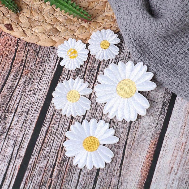 5pcs DIY Small Sun Flower Daisy Embroidery Patches for Clothing Iron On Clothes Sticker Stripe Iron-on Applique Hole Repair