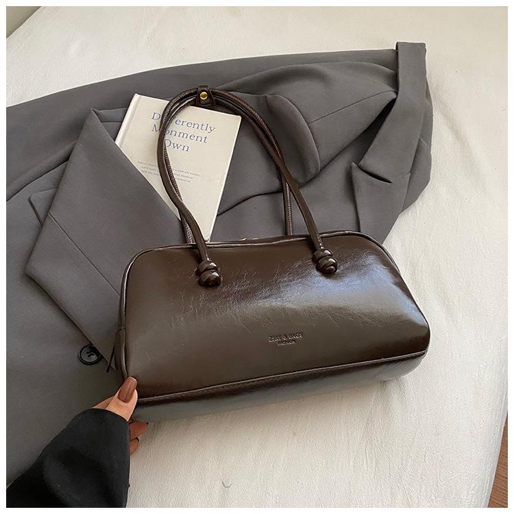 Retro Bag Women's Large Capacity 2025 New Autumn and Winter Versatile Casual Shoulder Underarm Bag Textured Commuter Pillow Bag