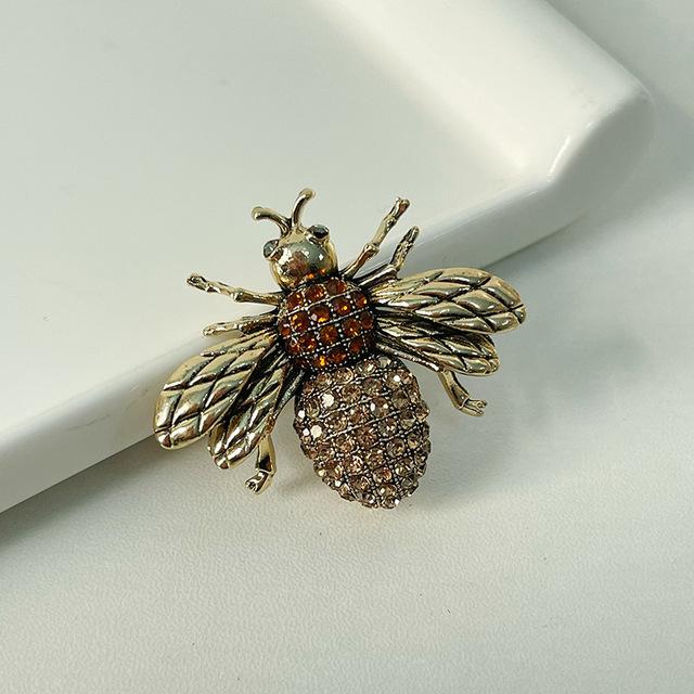 

Новые броши в виде насекомых-пчел со стразами для женщин, винтажные хрустальные булавки для лацканов, женские сумки, корсаж, модные украшения, аксессуары для одежды шампанского