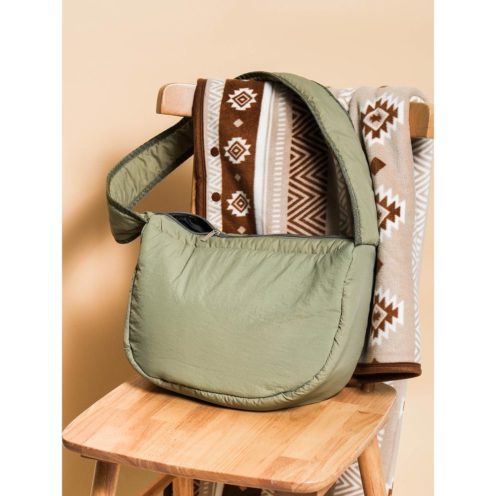 

Daiso Hello Autumn Cross Padded Bag Khaki