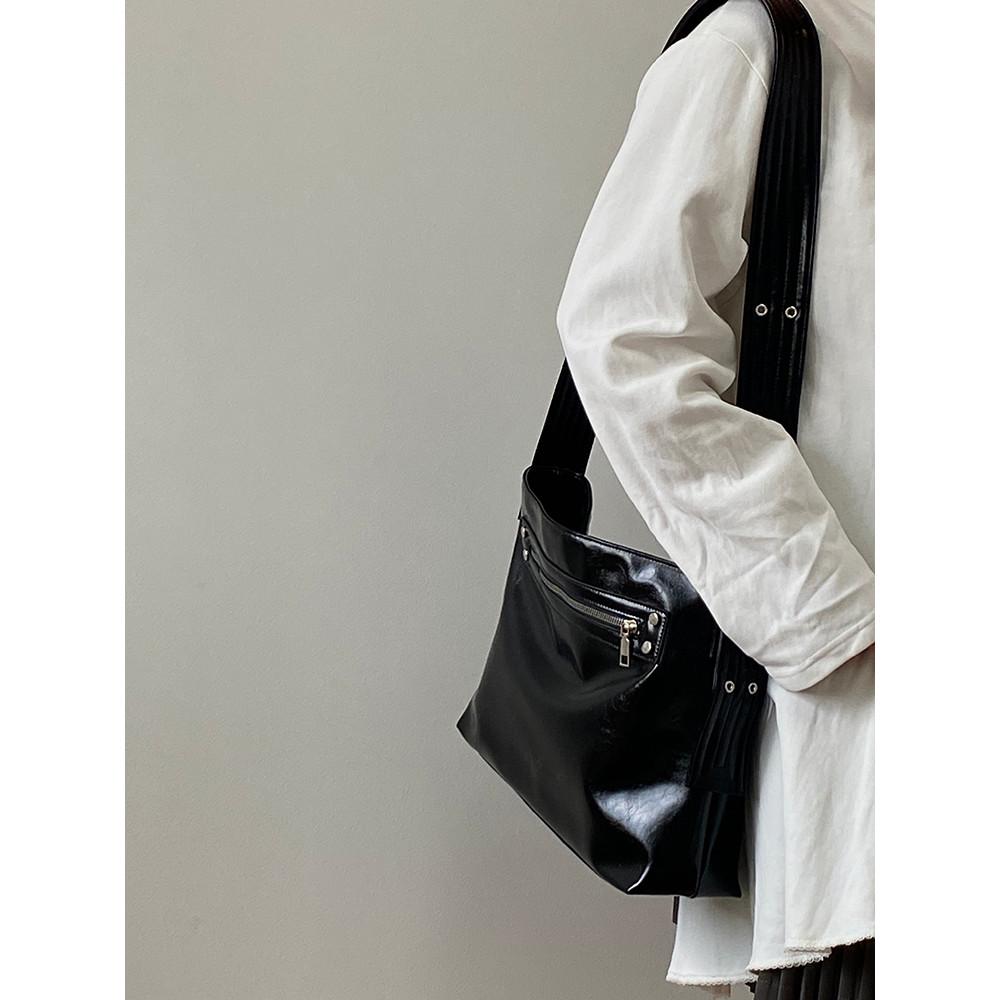 IELGY Ladies Tote Bag All-Match Large-Capacity Black Shoulder Messenger