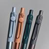 Caneta Gel Uni-ball ZENTO Flow com Grip de Metal, Centro de Gravidade Baixo e Tecnologia Anti-Manchas Com Refil Original UBR-Z Para Assinar, Escrever