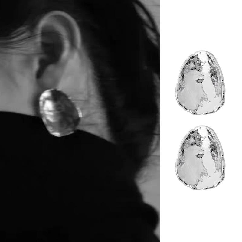 

2024 Fall/Winter Minimalist Handmade Textured Versatile Earrings