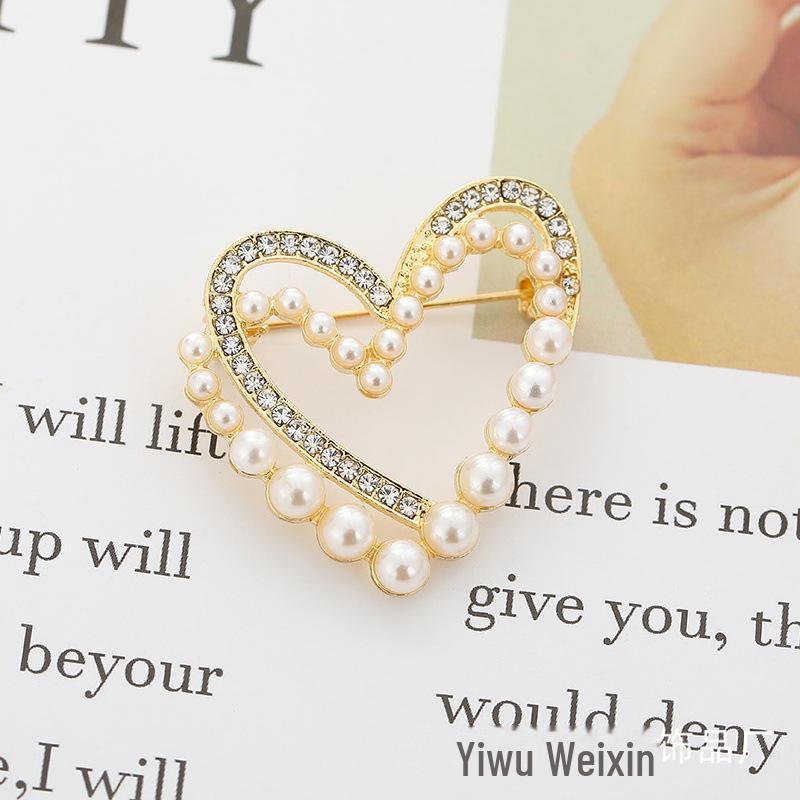 Elegant Pearl Heart Brooch: Autumn/Winter Korean Style