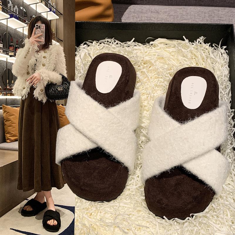Foreign trade women's slippers autumn 2024 Korean version of fashion one-word cotton mop retro thick bottom heightening outer wear Mao Mao mop