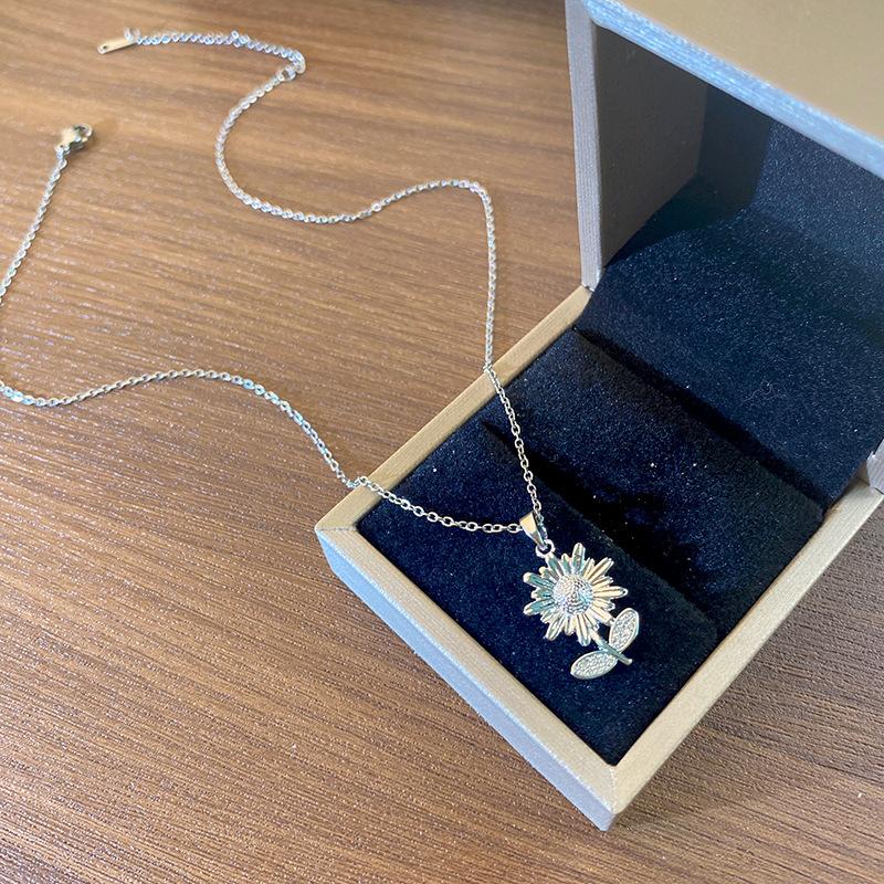Light Luxury Full Diamond Inlaid Zircon Titanium Steel Clavicle Chain Fairy Versatile Delicate Necklace Gift for Girlfriend