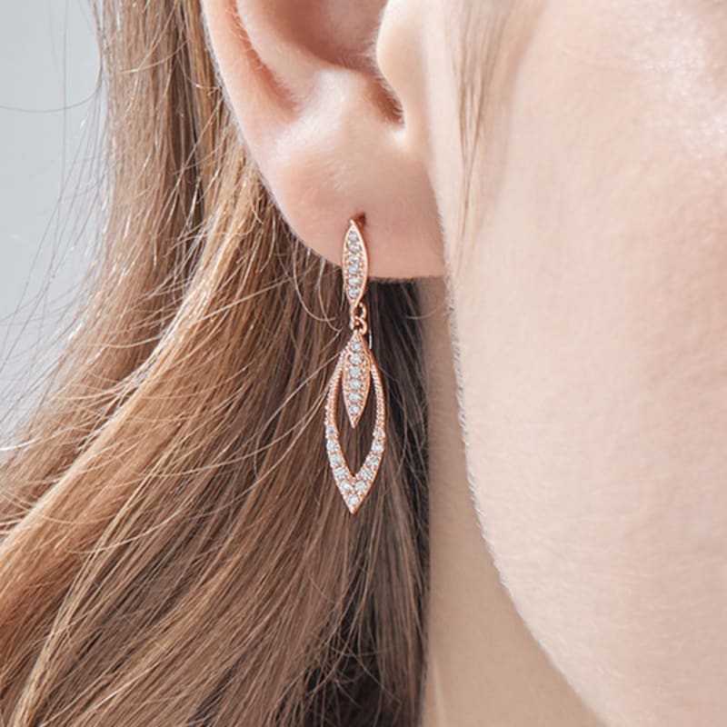 ELLE Jewelry 14K Gold Leaf Motif Two-Pin Long Earrings ELGPEE532