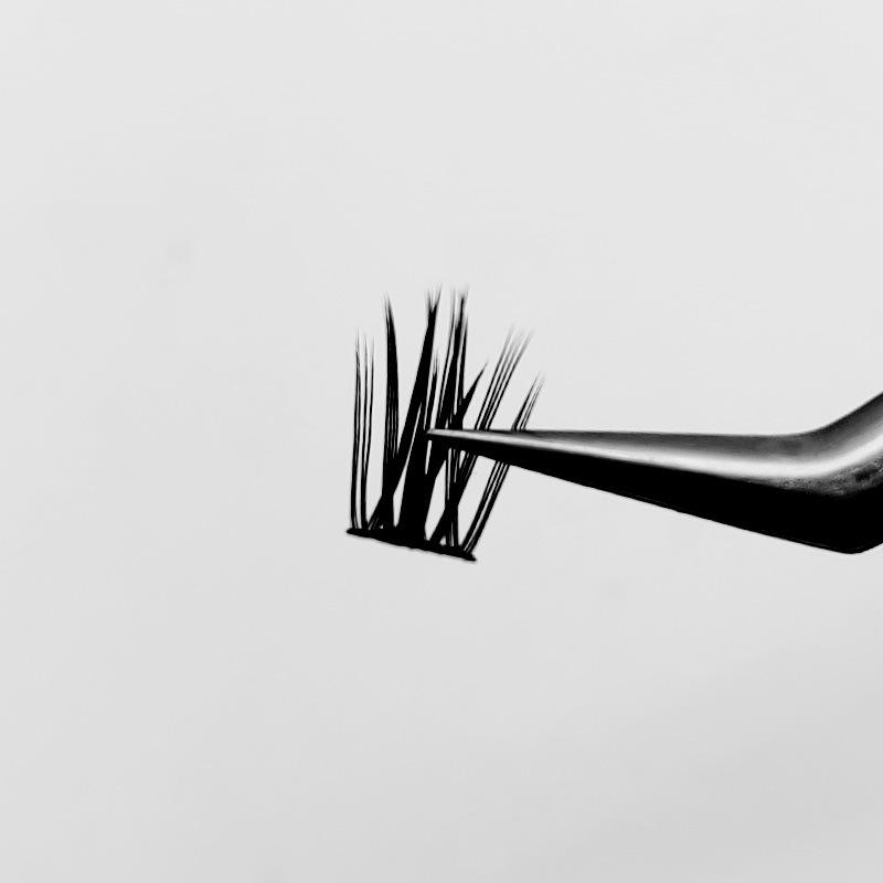 Wheat Ear False Eyelashes: 10 Rows of Photogenic, Natural-Looking, Thick, Comic-Style Segmented Lashes
