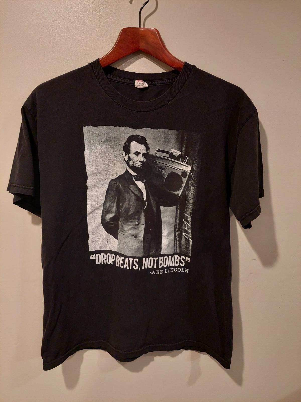 VTG Lincoln Drop Beats Not Bombs Large Shirt President Joke Tee Black Boom Box Unisex T-Shirt S