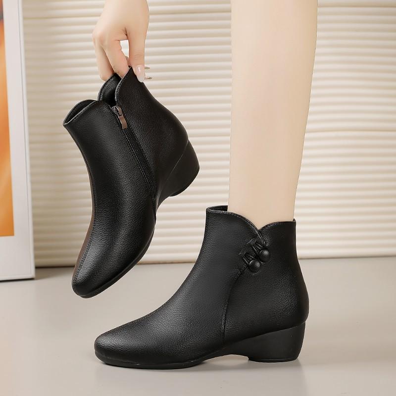 

Модные ботильоны на танкетке с острым носком в стиле ретро, новые осенне-зимние ботинки Мартин, кожаные ботинки женские 35 чёрный