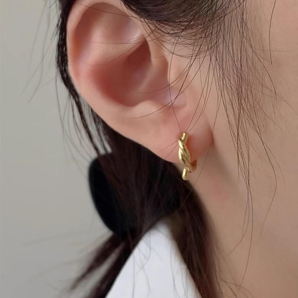 Japanese and Korean 925 sterling silver small knotted winding earrings niche design simple knotted earrings
