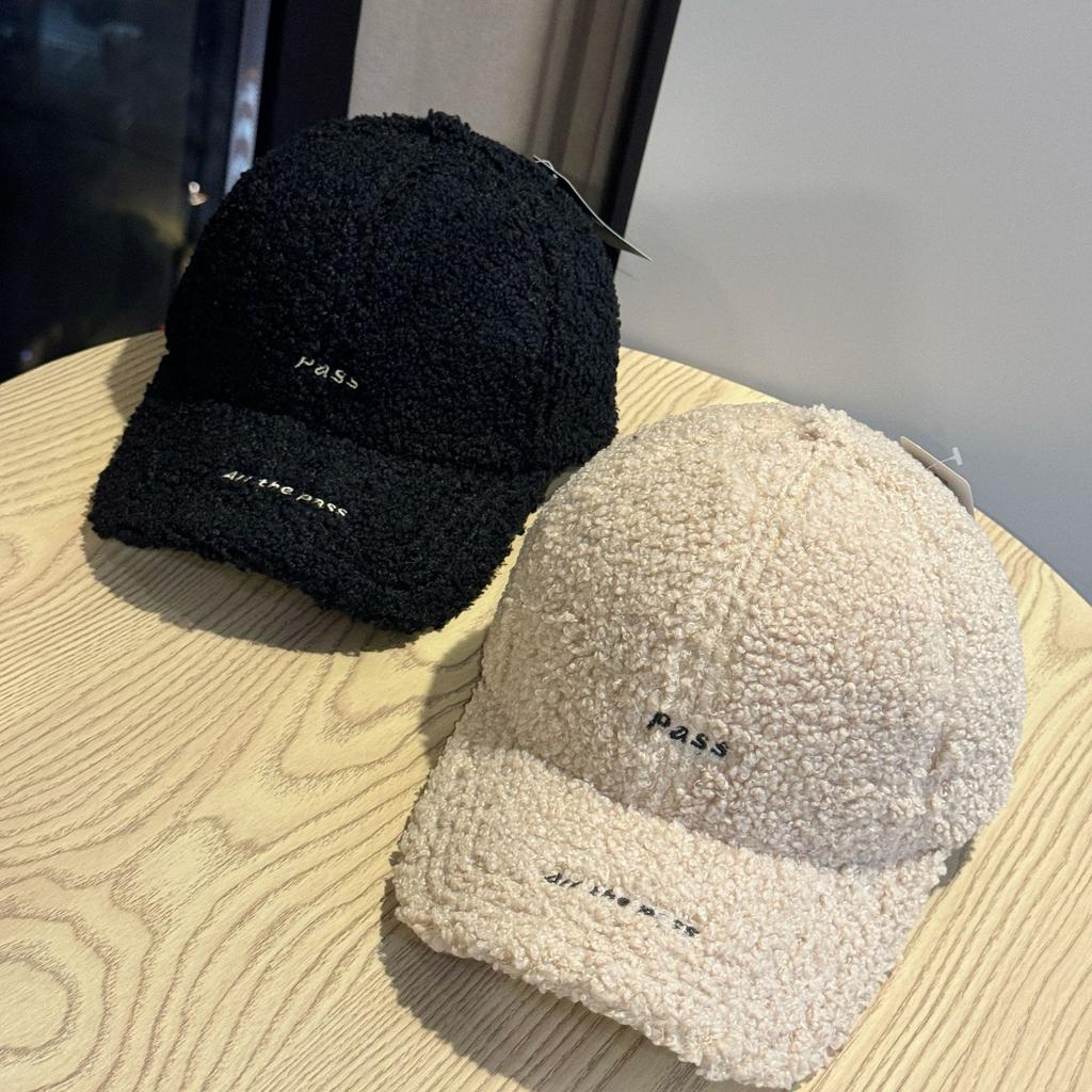 New Lamb Wool Hat for Women In Autumn and Winter Thickened Plush Peaked Cap Showing Face Small and Warm Japanese Style Big Head Baseball Cap
