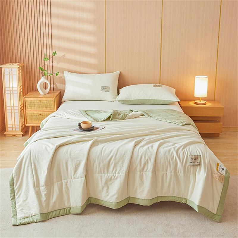 

Woodpecker Summer Breathable Antibacterial Quilt
