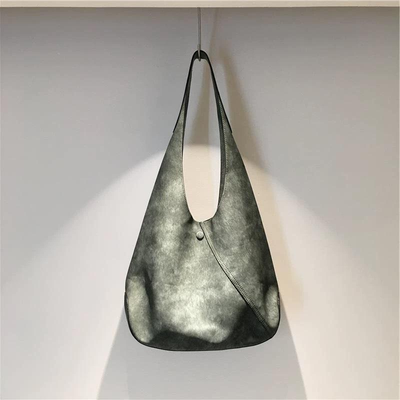 A Retro Soft Leather Single-shoulder Underarm Bag with A High-end Feel and A Large-capacity Commuter Tote Bag