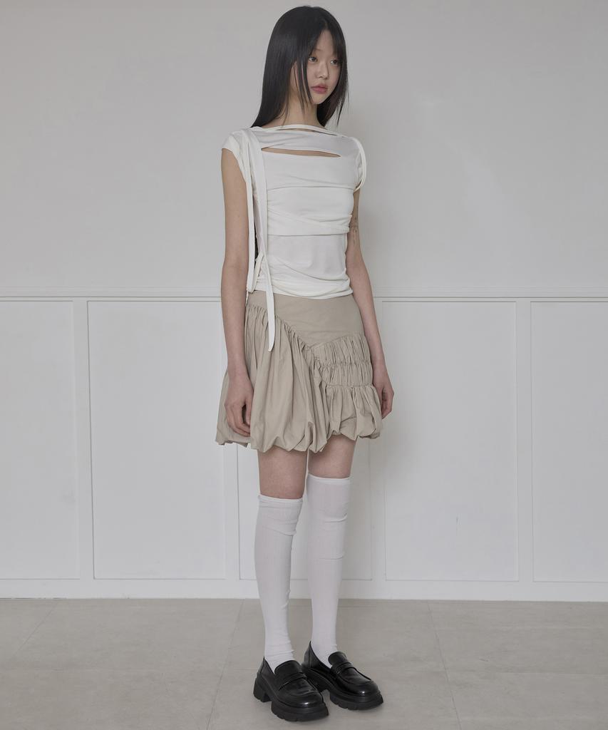 Peulleeoeob Asymmetrical Draped Strap Roll-Up T-Shirt (Fl-170_Cream)