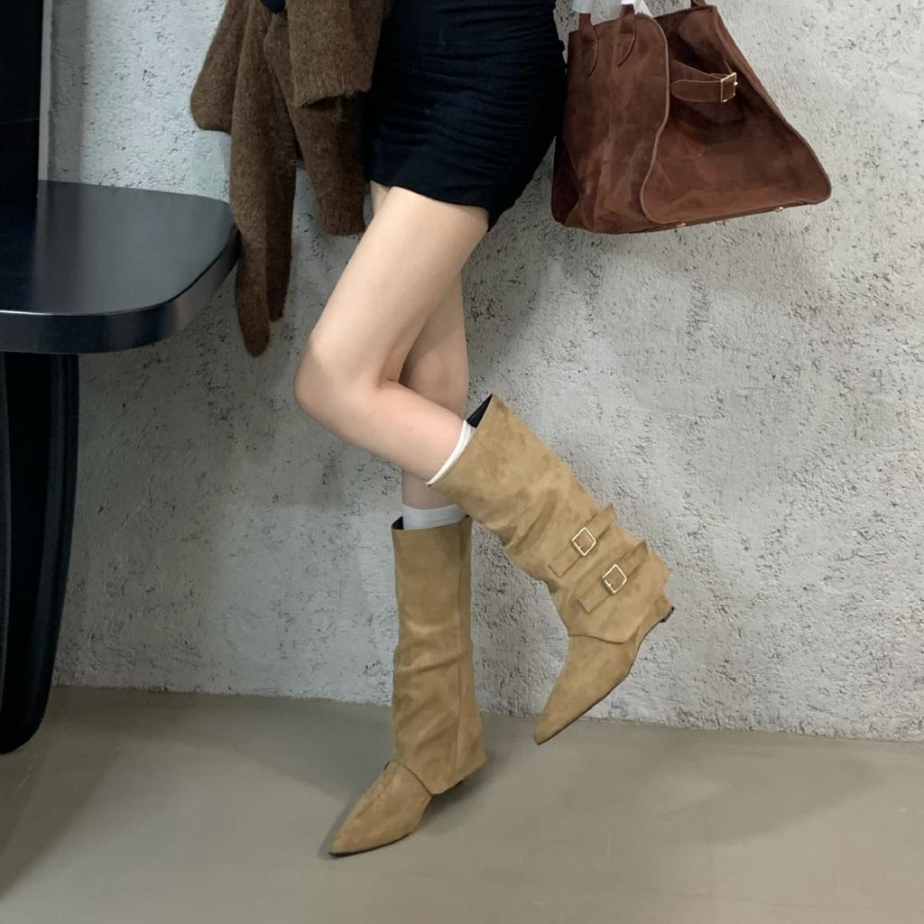 The inner height of the slope is increased by about 5cm. Square head, long boots, women's boots, short boots, high boots, and knight boots are wo