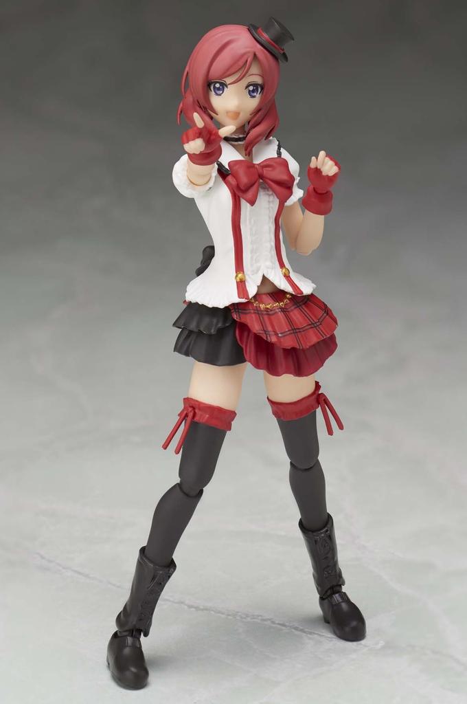 TAMASHII NATIONS Love Maki Nishikino sind eine 130 mm große, bemalte, bewegliche Figur von SHFiguarts Live! (Wir jetzt) Ca.. ABS und PVC