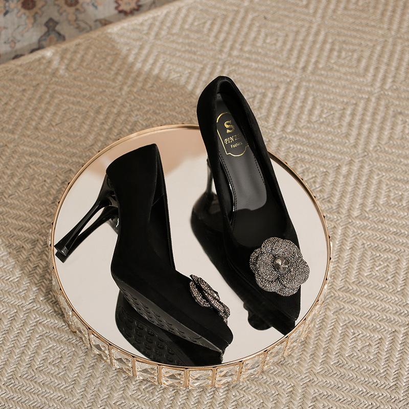 

Черные туфли на высоком каблуке со стразами женские шпильки с цветочным темпераментом с острым носком с мелким вырезом туфли-лодочки водонепроницаемая платформа не устают ноги женская обувь 39