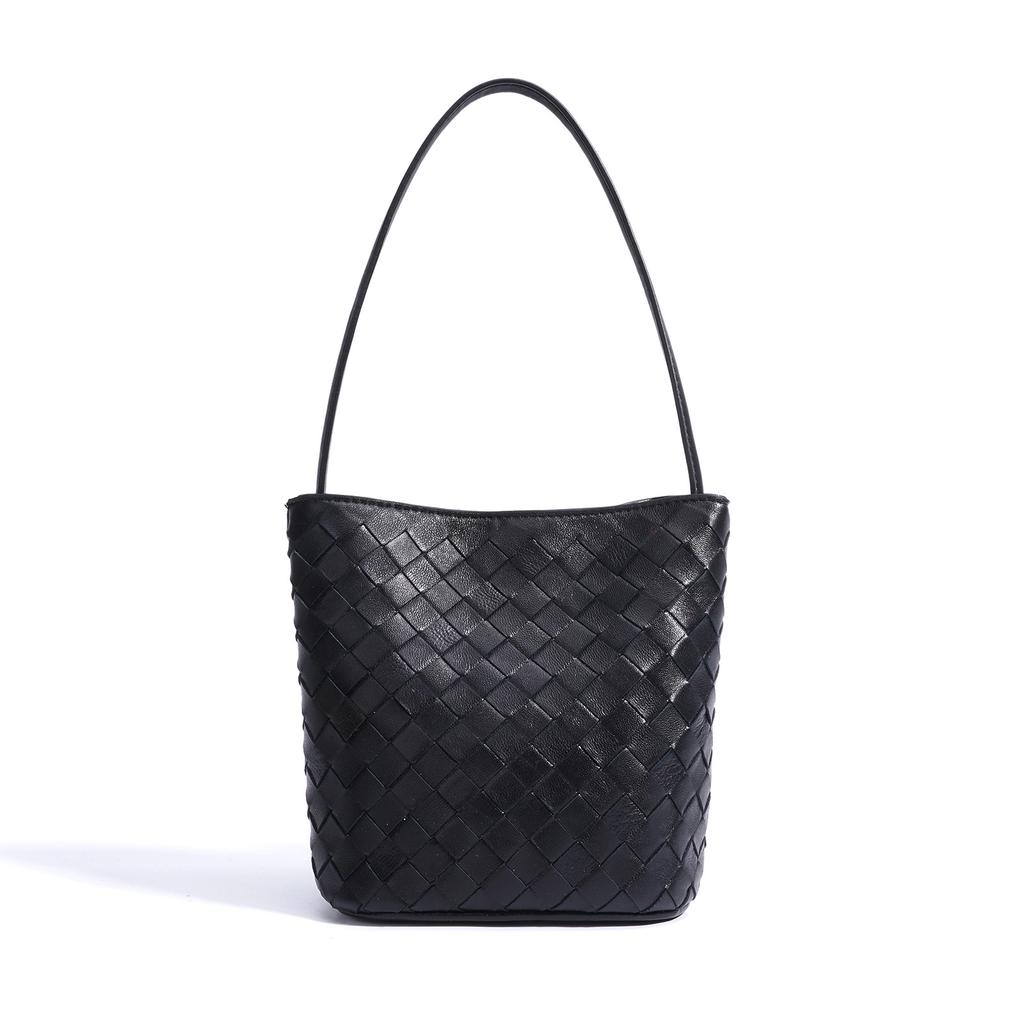 New Sheepskin Fashion High-end Woven Crossbody Bag, Versatile Trendy Shoulder Bucket Commuter Bag for Women