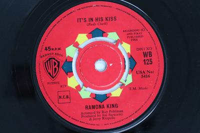 7inch Record RAMONA KING - It's In His Kiss WB125 Warner Bros. Re 1964 UK Soul/Funk Used