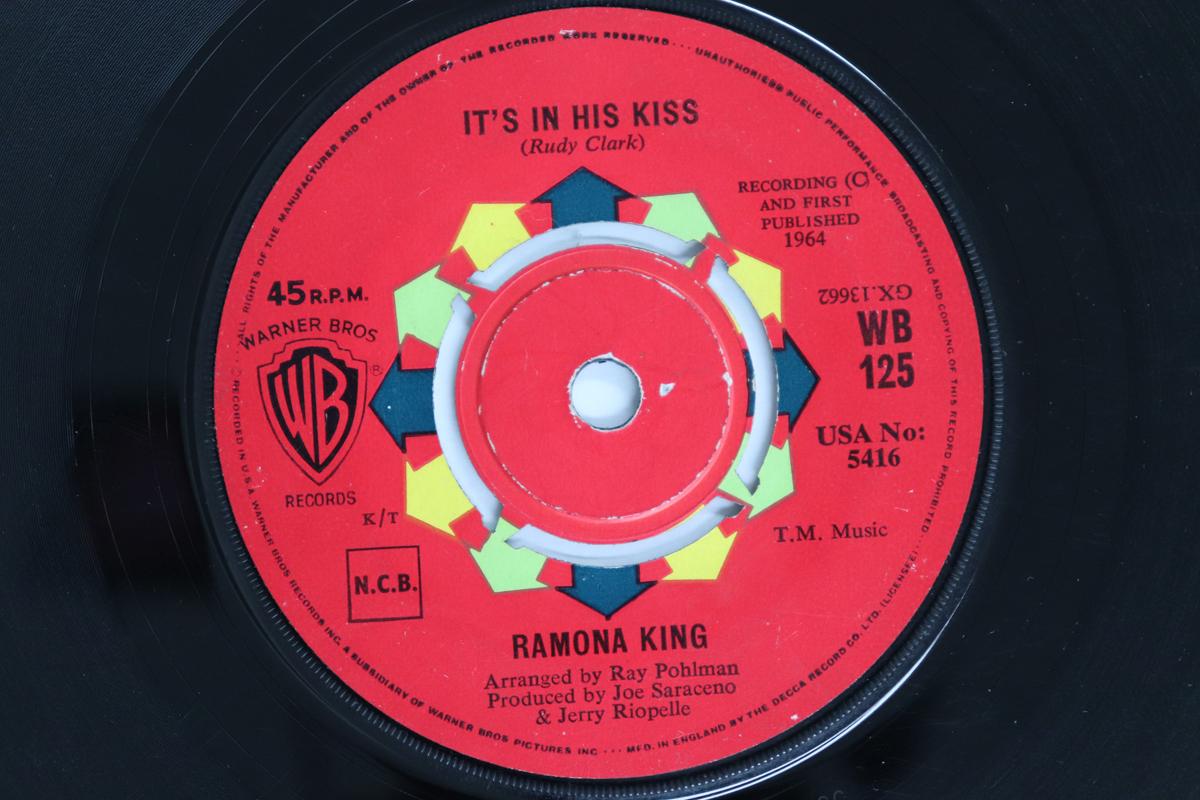 

7inch Record RAMONA KING - It s In His Kiss WB125 Warner Bros. Re 1964 UK Soul/Funk Used