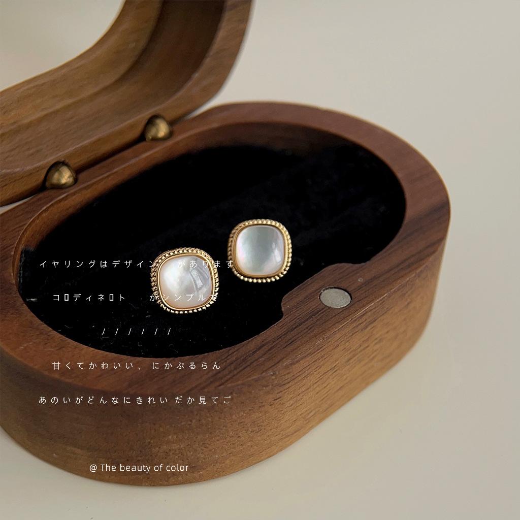 Минималистичные квадратные модные и компактные серьги 1 pair