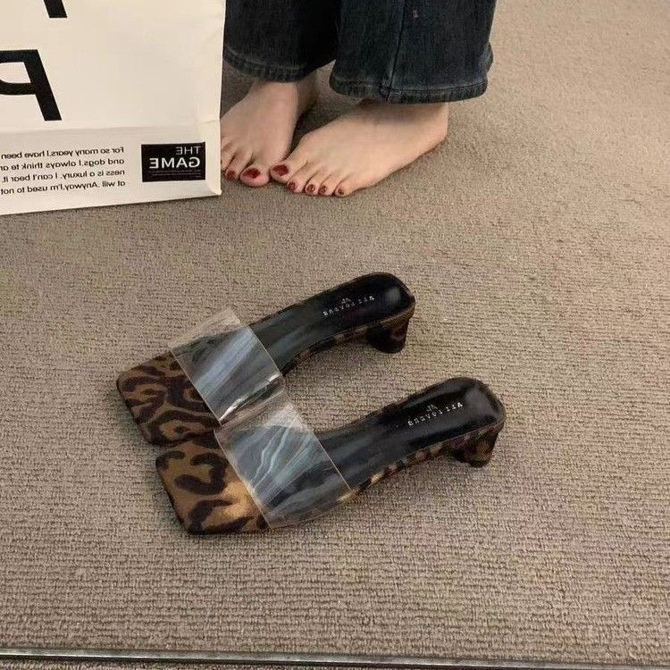 French Burgundy Transparent with Thick Heel Sandals 2025 Fashion Middle Heel Sandals Travel Temperament One-word Slippers