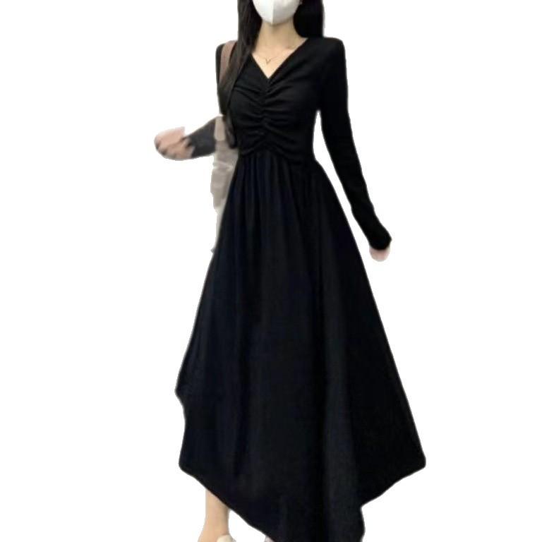Long-sleeved new design French temperament dress retro waist black thin bottom pleated V-neck