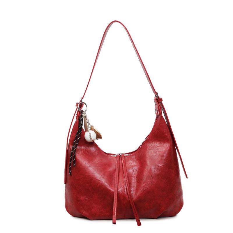 Soft PU Hobo Bag with Slouchy Design and Adjustable Strap Ideal for Everyday Use and Casual Outfits
