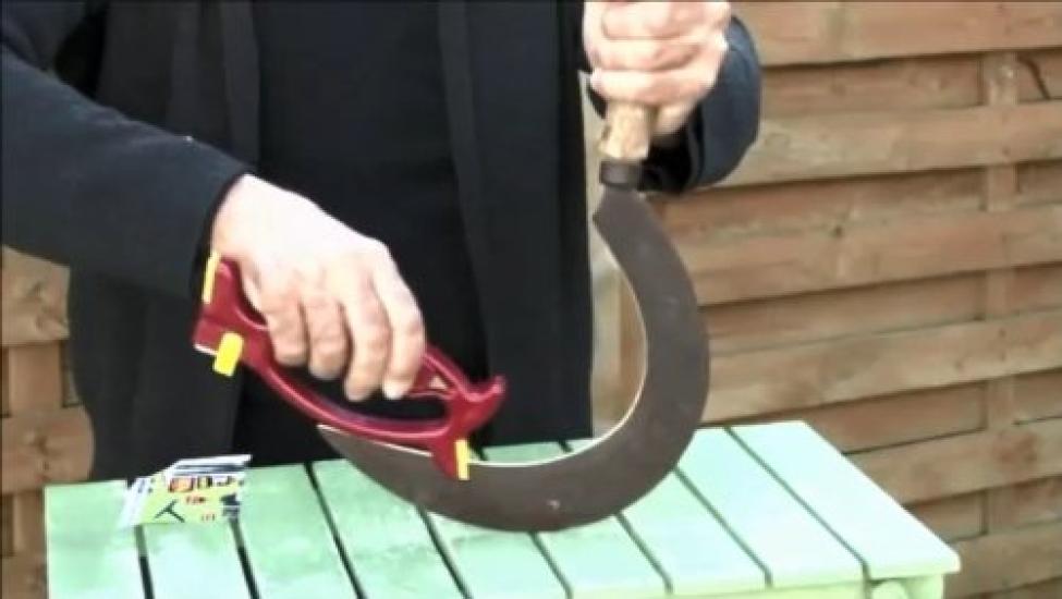 Sharpness in blade sharpener seconds! French-made multi-purpose [Soring]