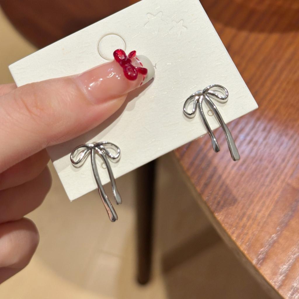 Minimalist Design Bow Streamer Stud Earrings Femininity Fashion Versatile Niche Design Sense Daily Commuter Earrings
