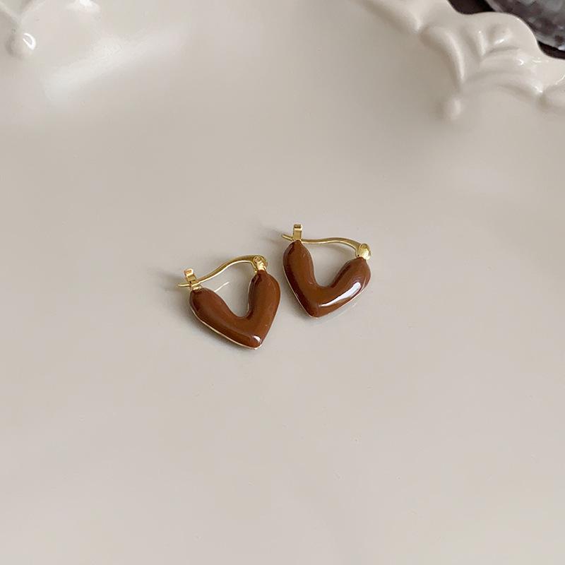 Retro Silver Needle Heart Stud Earrings: Luxury Fashion Design for Women