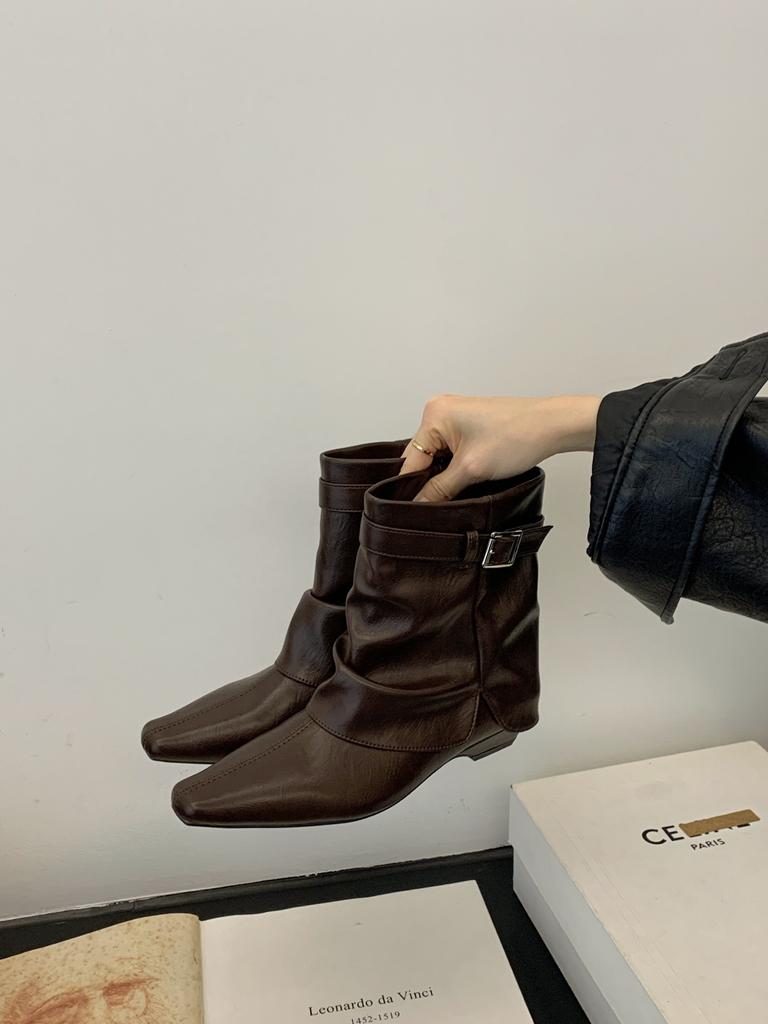 European and American sexy small square trouser boots women's square and 2025 autumn and winter fried street low-heeled sleeve short boots