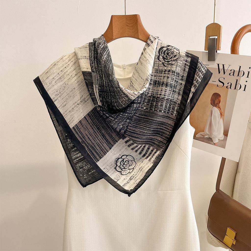 Retro Contrasting Color Texture Camellia Printing Square Scarf Thin Neck Silk Scarf Women's Daily Travel Sunscreen Headscarf