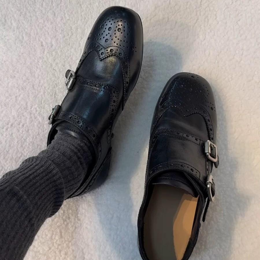 Damen Retro Brogue Square-Toe Slipper mit gravierter Gürtelschnalle - Vielseitiger britischer Stil.