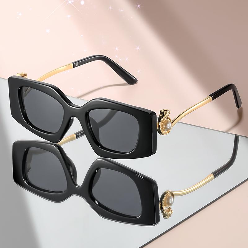 

New Small-Framed Cat-Eye Sunglasses With Metal Imitation Pearl Temple Fashionable Decorative Sunglasses