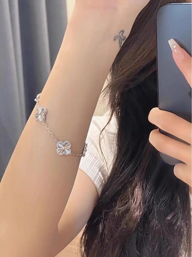 Bransoletka S925 ze Srebra Próby 925 z Koniczyną Czterolistną - Wykwintna Biżuteria Damska Cięta Laserowo, Luksusowy Design 2025